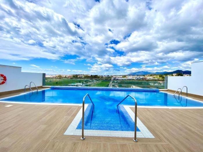 Newly Built 3 Bdrm Modern Apt W Gym, Pool, & Views Marbella Exterior photo
